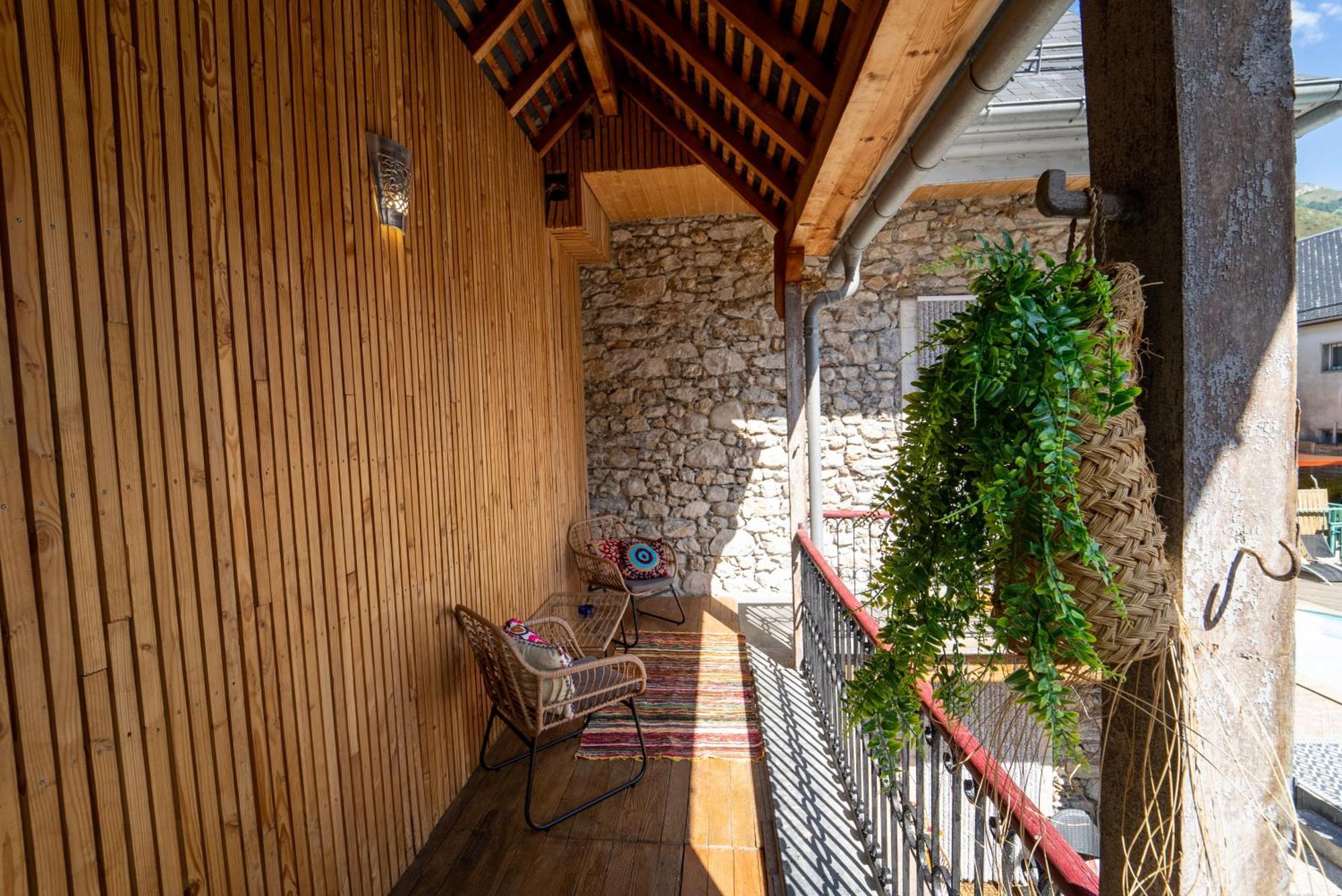 A Nouste Chambres D'Hotes Et Gite Only Adults Campan Bagian luar foto