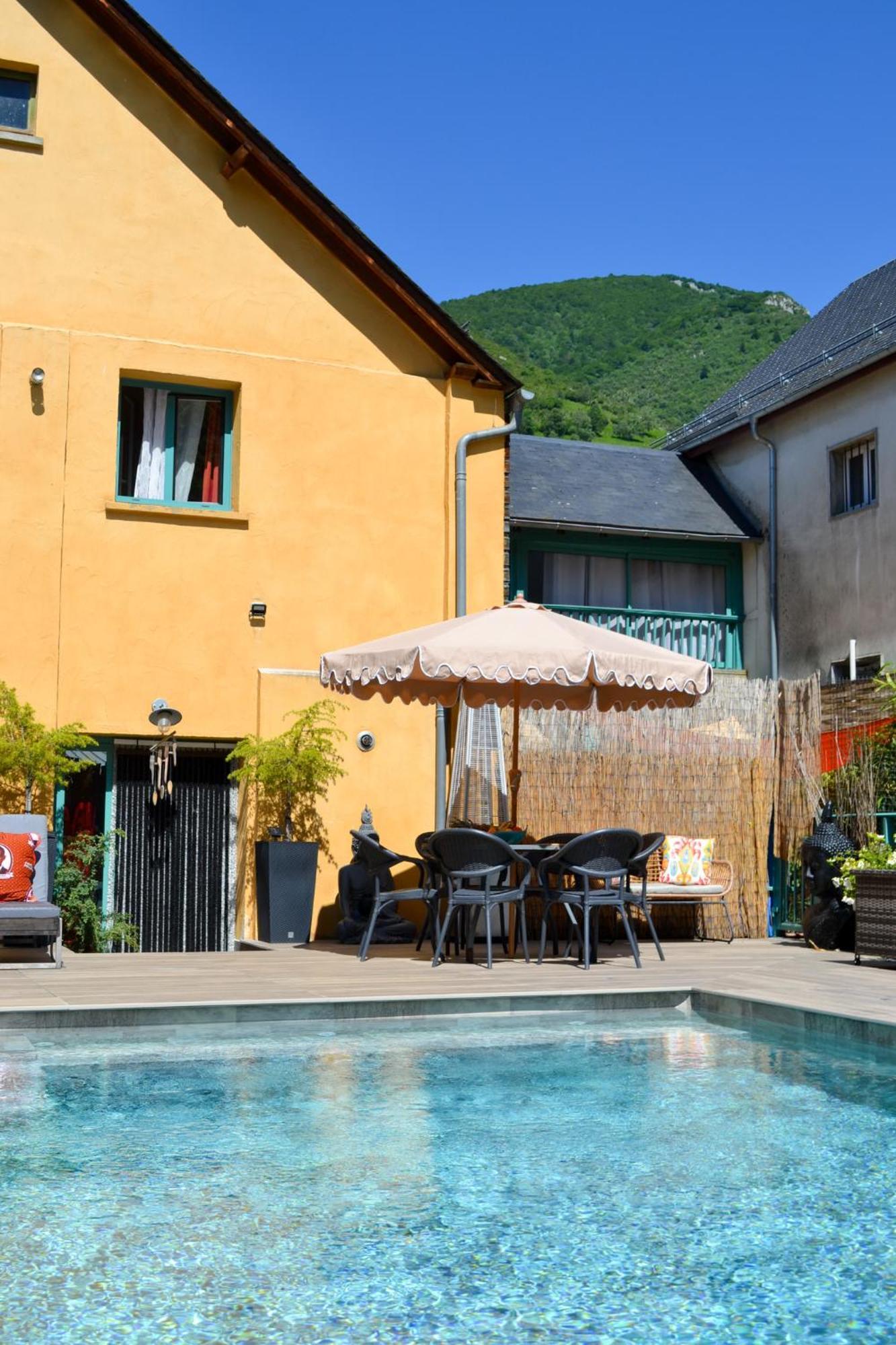 A Nouste Chambres D'Hotes Et Gite Only Adults Campan Bagian luar foto
