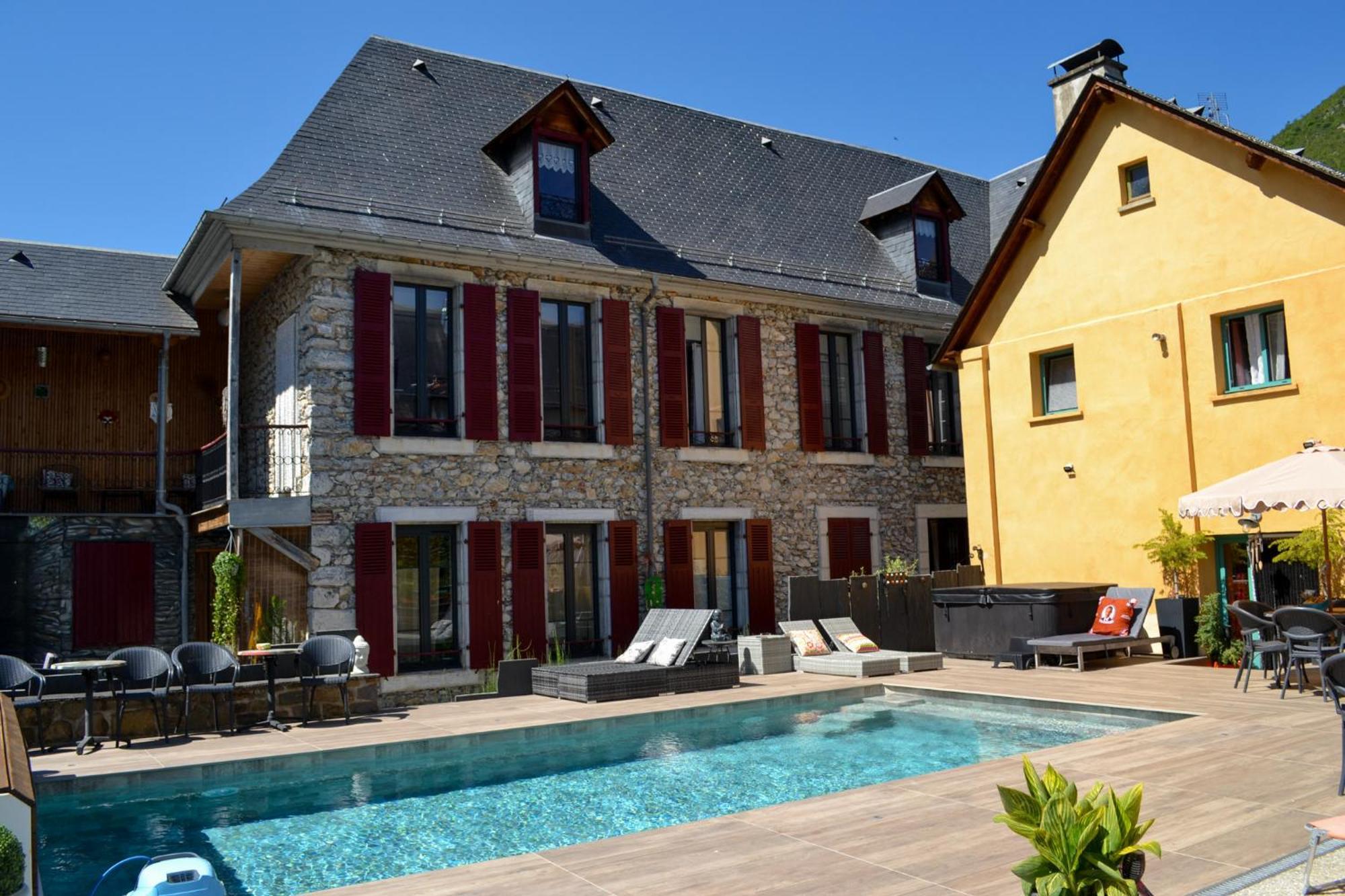 A Nouste Chambres D'Hotes Et Gite Only Adults Campan Bagian luar foto