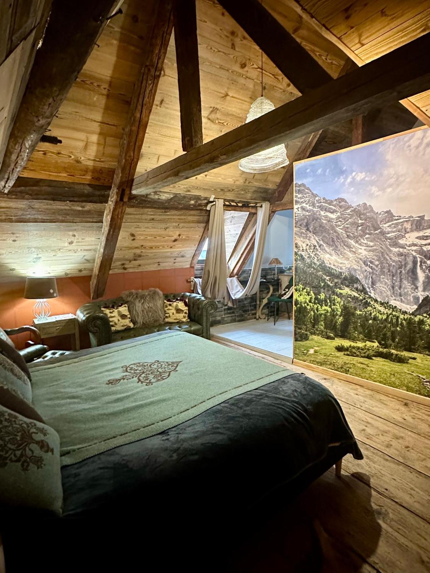 A Nouste Chambres D'Hotes Et Gite Only Adults Campan Bagian luar foto