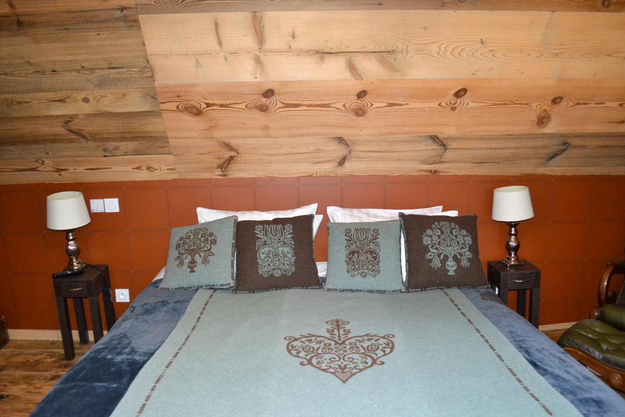 A Nouste Chambres D'Hotes Et Gite Only Adults Campan Bagian luar foto