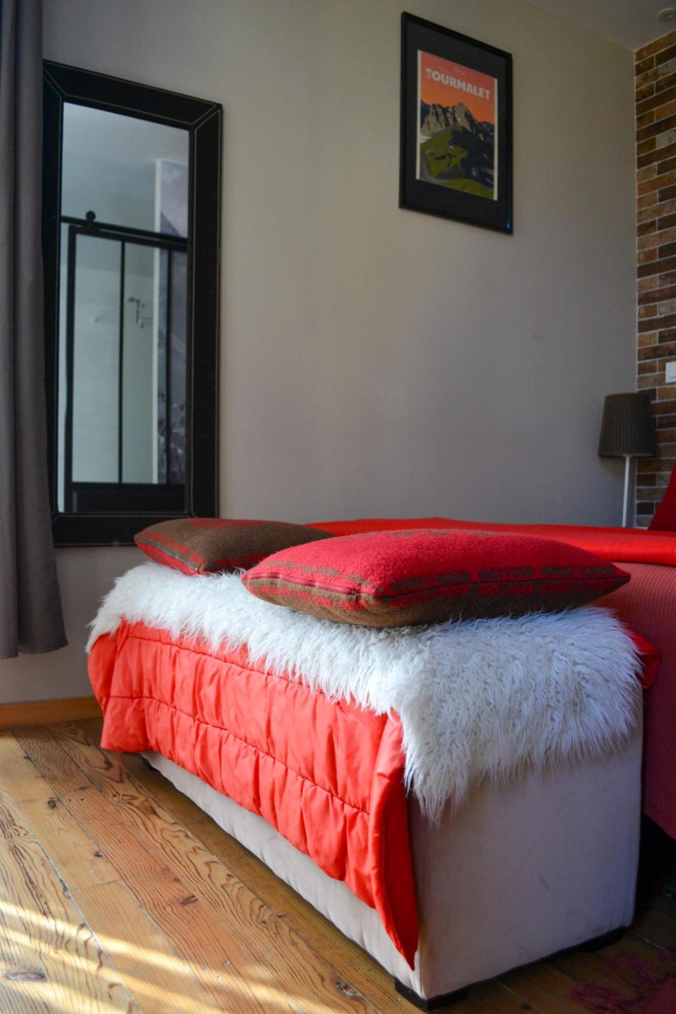 A Nouste Chambres D'Hotes Et Gite Only Adults Campan Bagian luar foto
